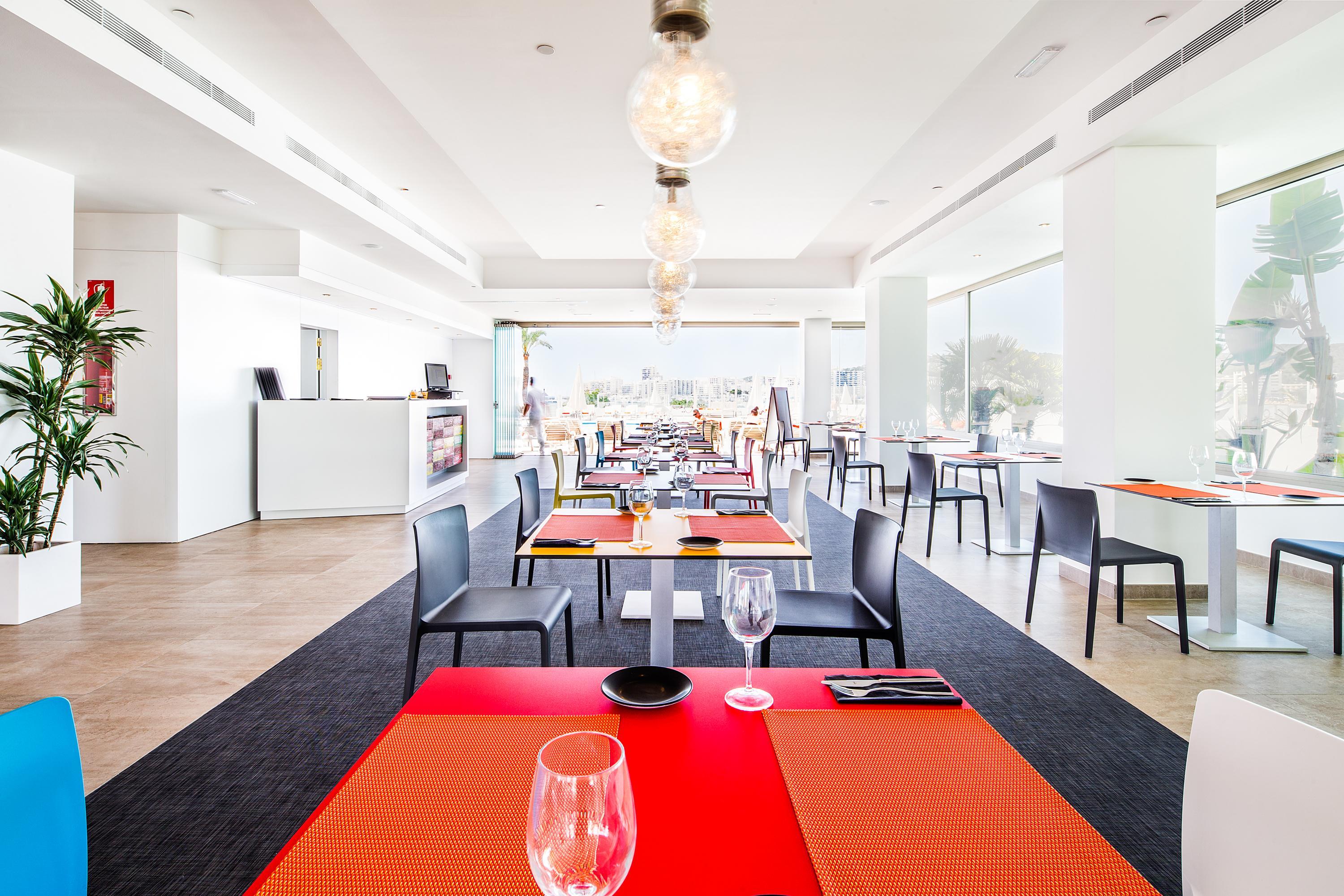 Thb Ocean Beach - Adults Only San Antonio  Ngoại thất bức ảnh