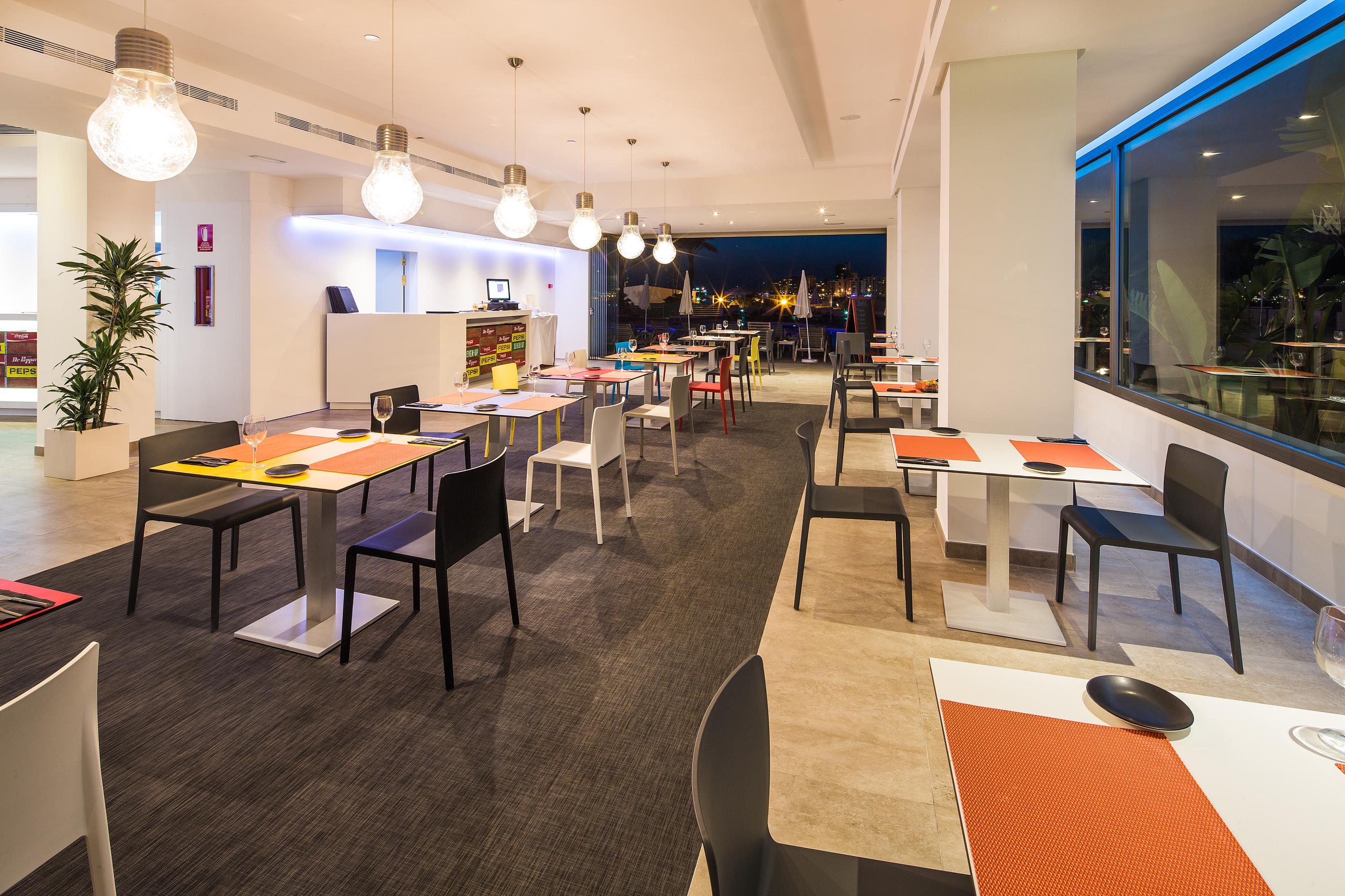 Thb Ocean Beach - Adults Only San Antonio  Ngoại thất bức ảnh