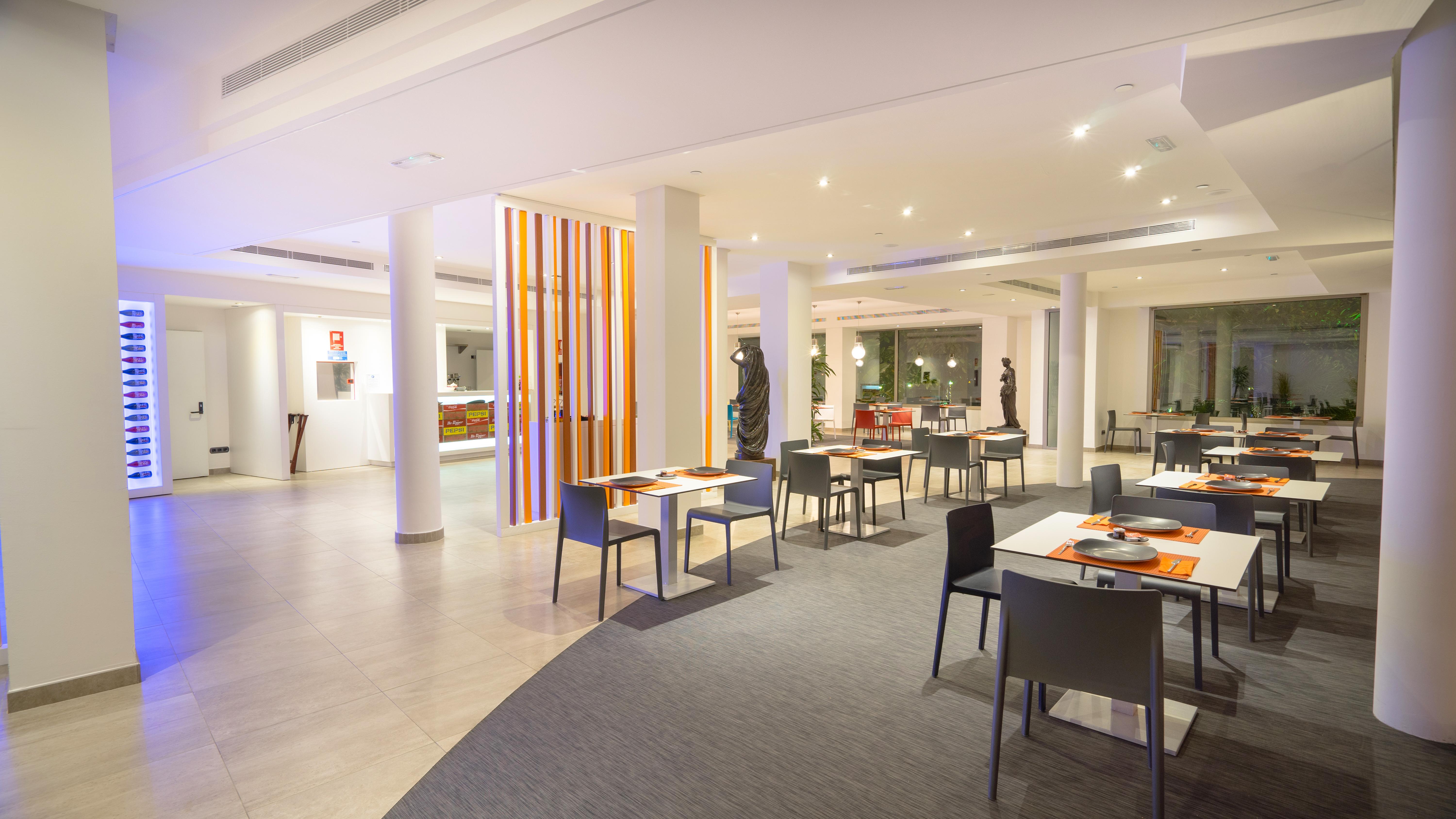Thb Ocean Beach - Adults Only San Antonio  Ngoại thất bức ảnh