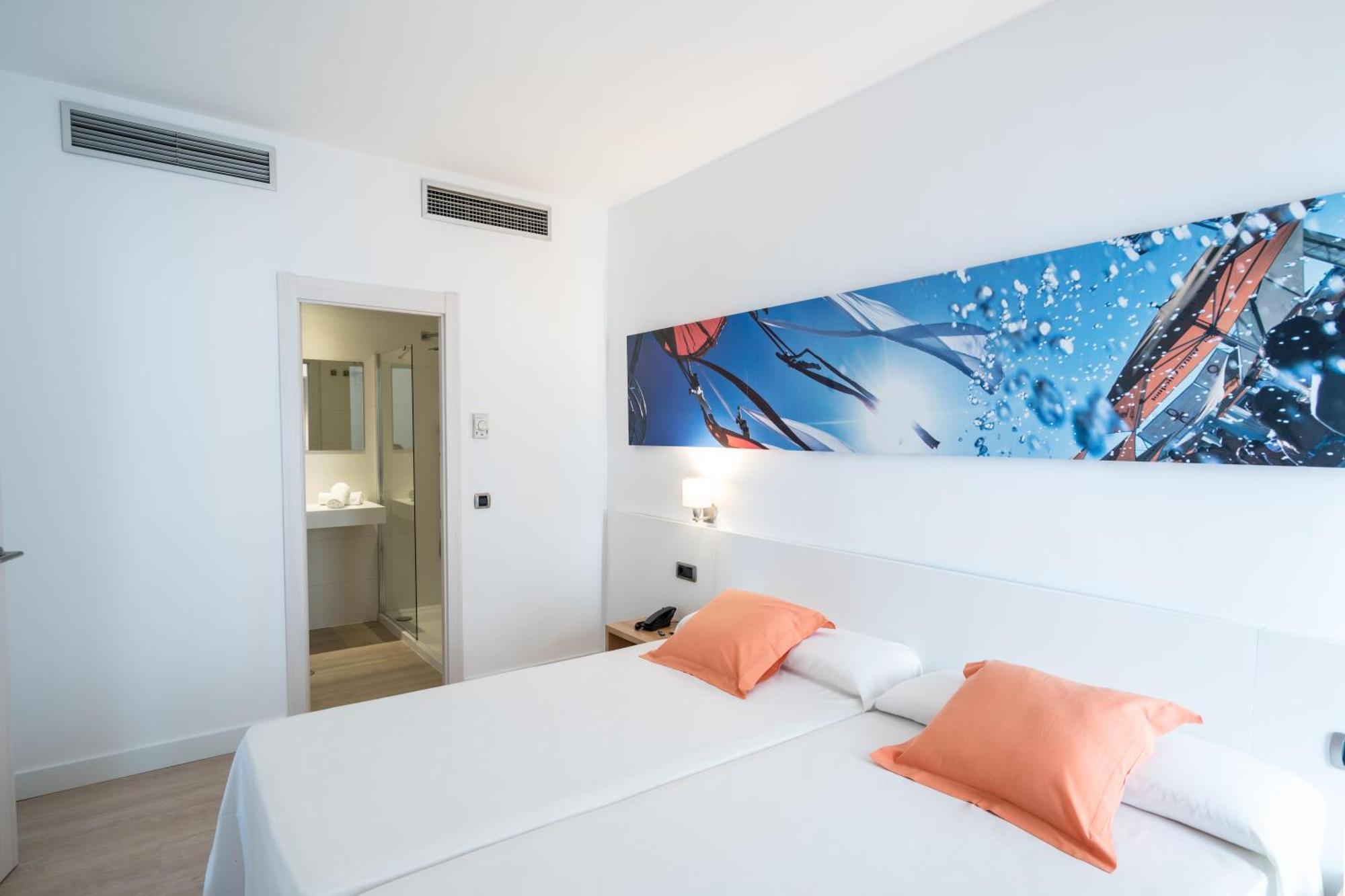 Thb Ocean Beach - Adults Only San Antonio  Ngoại thất bức ảnh