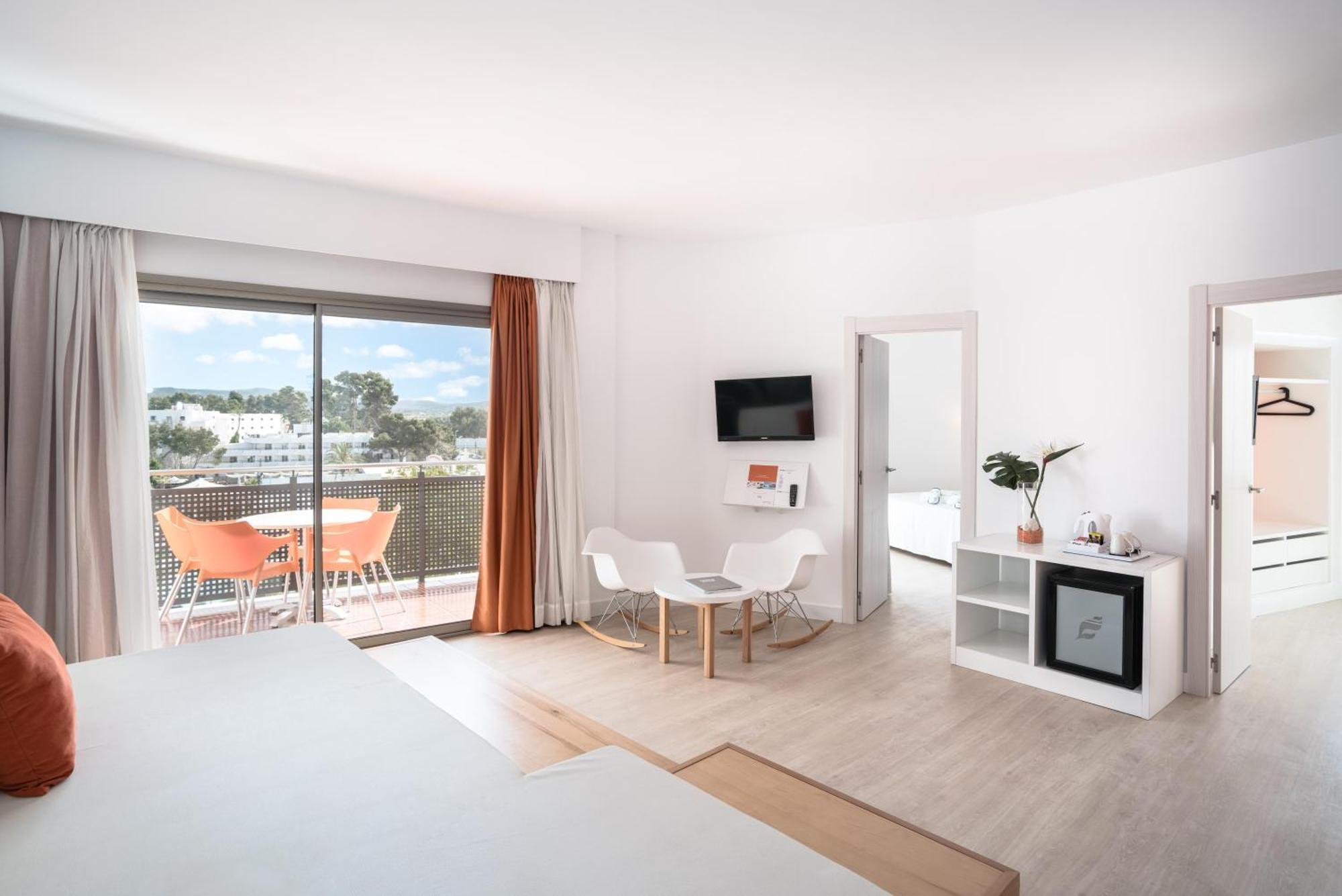 Thb Ocean Beach - Adults Only San Antonio  Ngoại thất bức ảnh