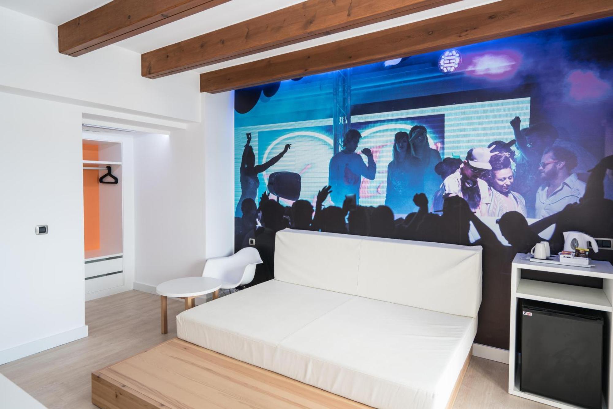 Thb Ocean Beach - Adults Only San Antonio  Ngoại thất bức ảnh