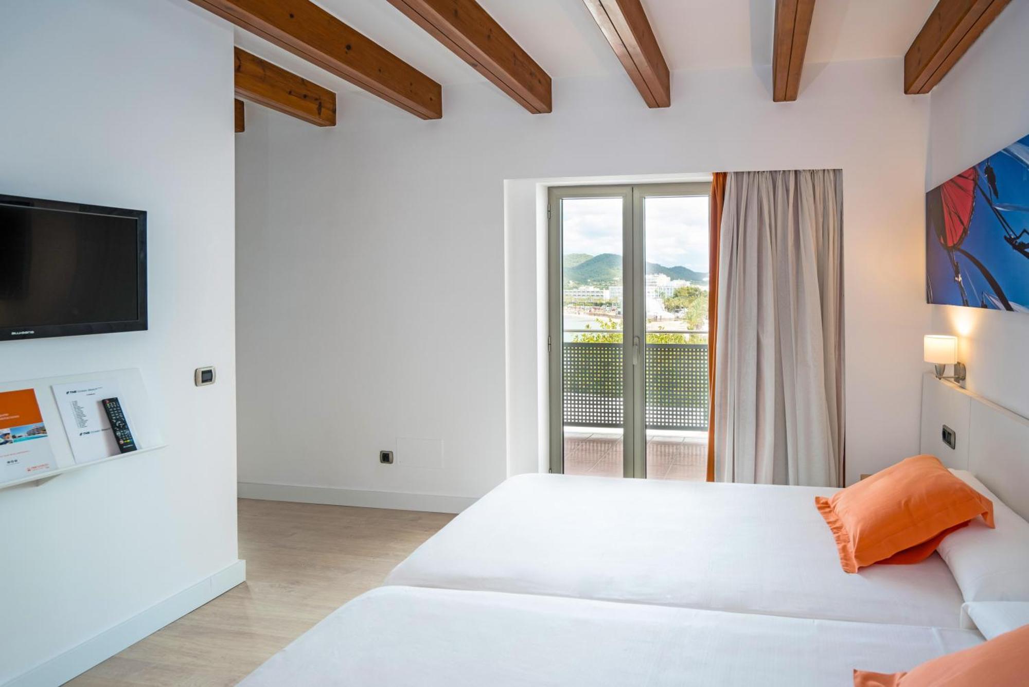 Thb Ocean Beach - Adults Only San Antonio  Ngoại thất bức ảnh