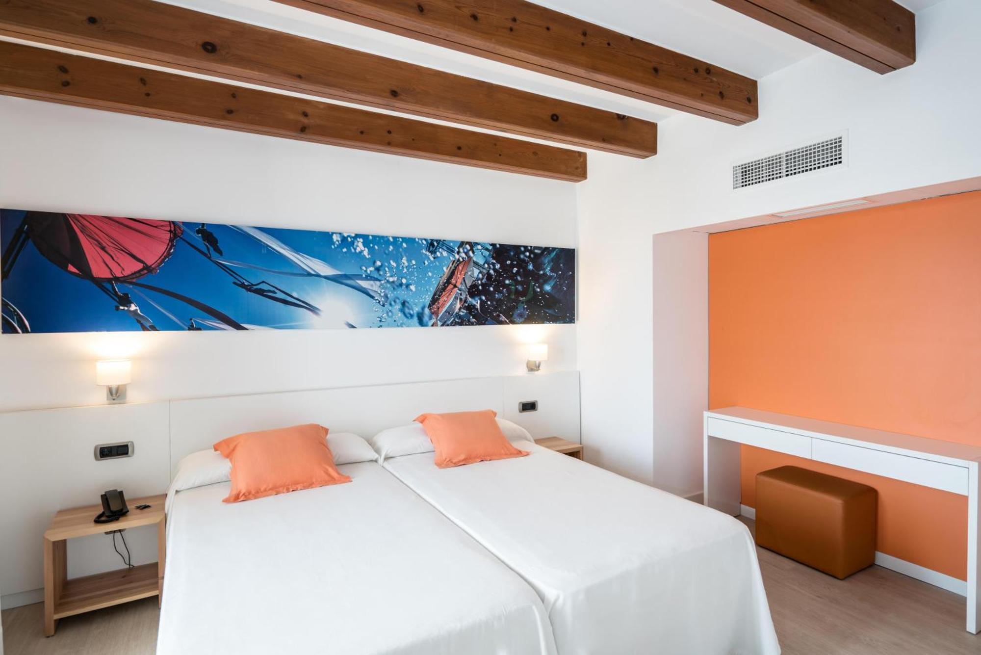 Thb Ocean Beach - Adults Only San Antonio  Ngoại thất bức ảnh