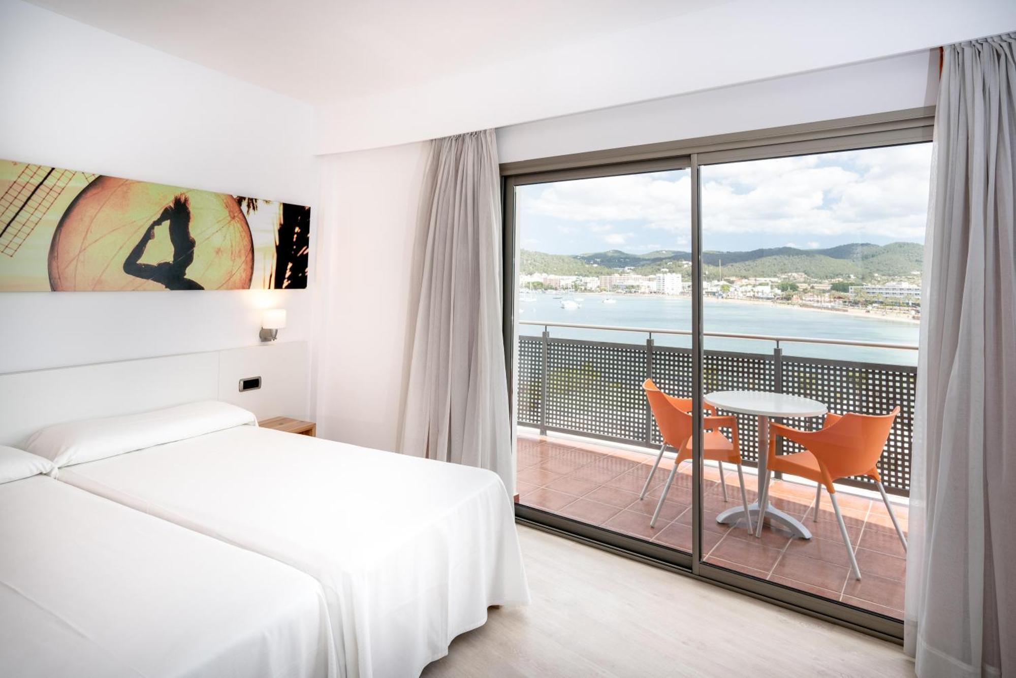 Thb Ocean Beach - Adults Only San Antonio  Ngoại thất bức ảnh