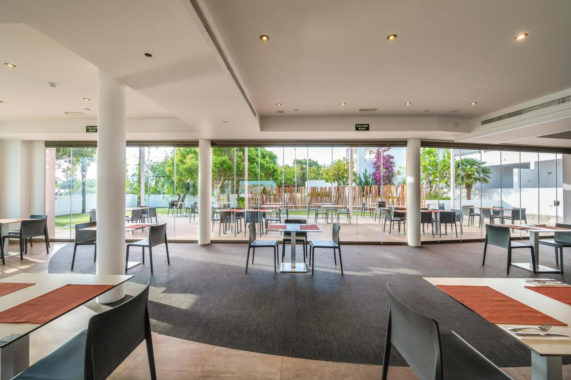 Thb Ocean Beach - Adults Only San Antonio  Ngoại thất bức ảnh