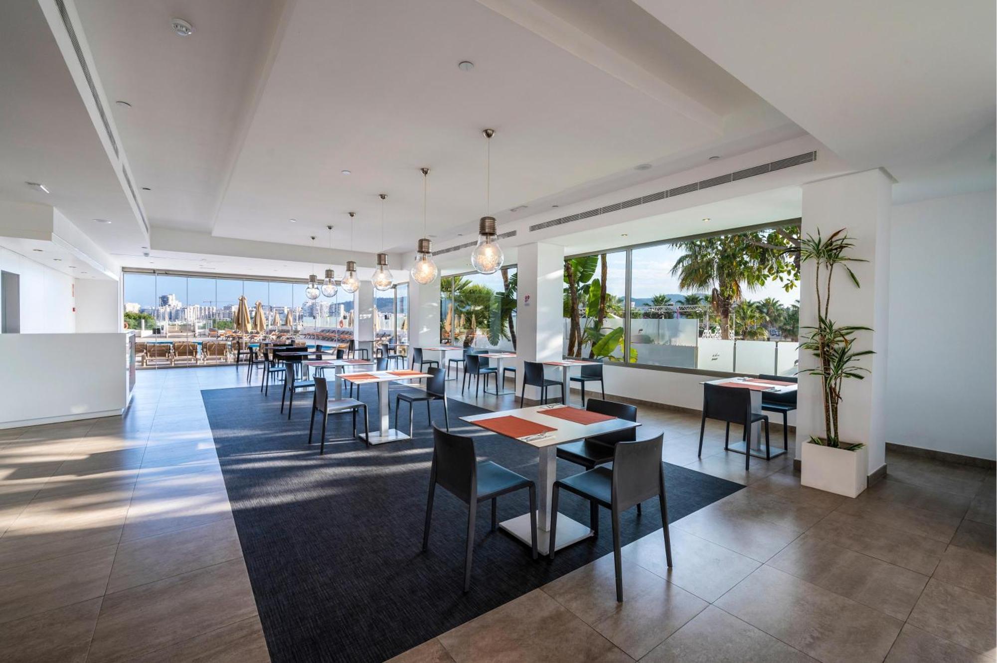Thb Ocean Beach - Adults Only San Antonio  Ngoại thất bức ảnh