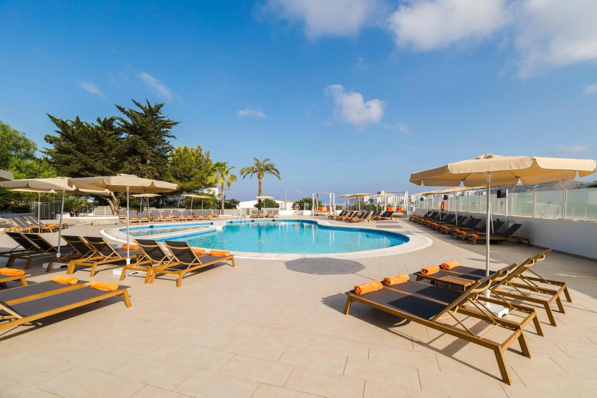 Thb Ocean Beach - Adults Only San Antonio  Ngoại thất bức ảnh